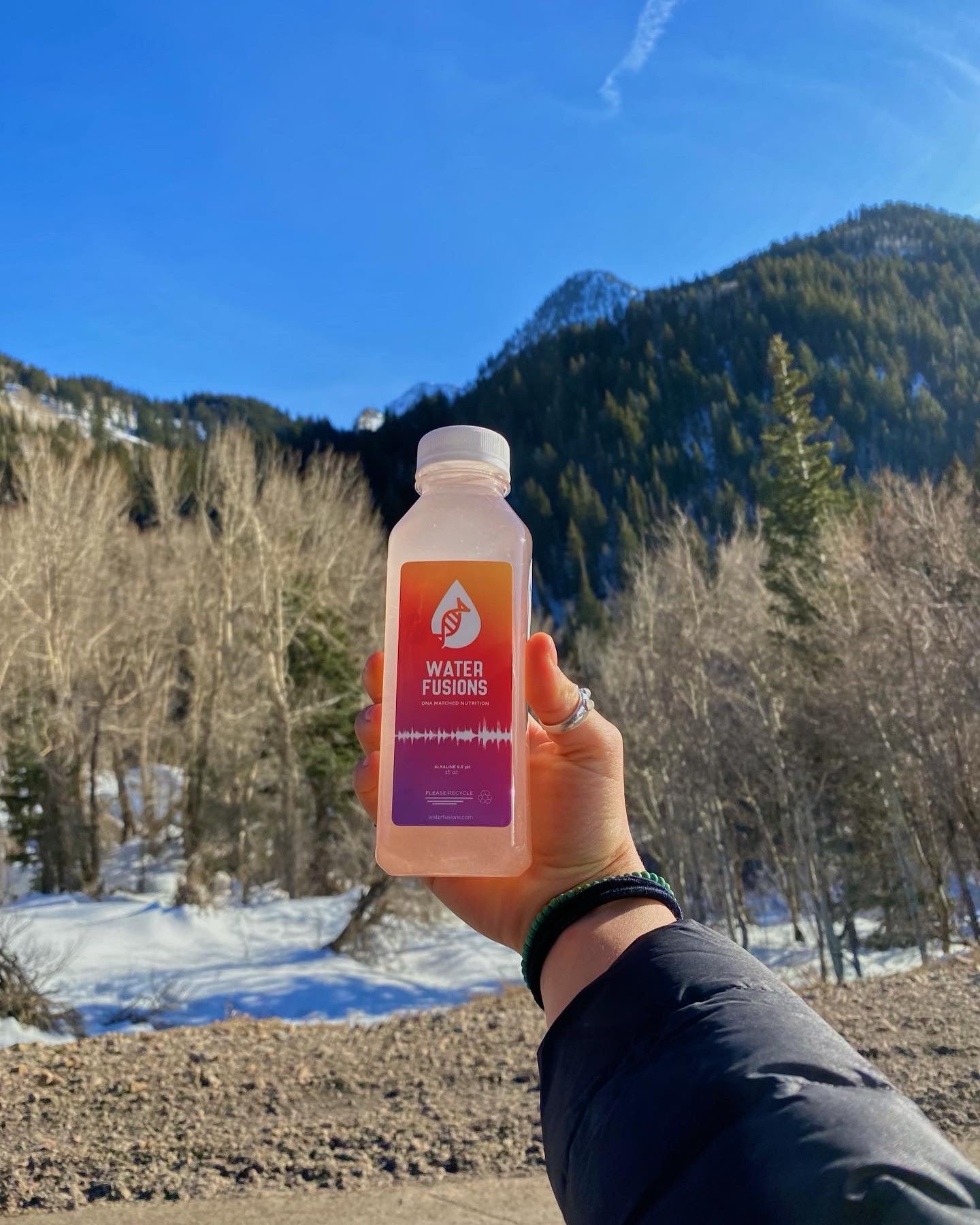 Detox, nourish and hydrate your body back to feeling 100% good vibes!