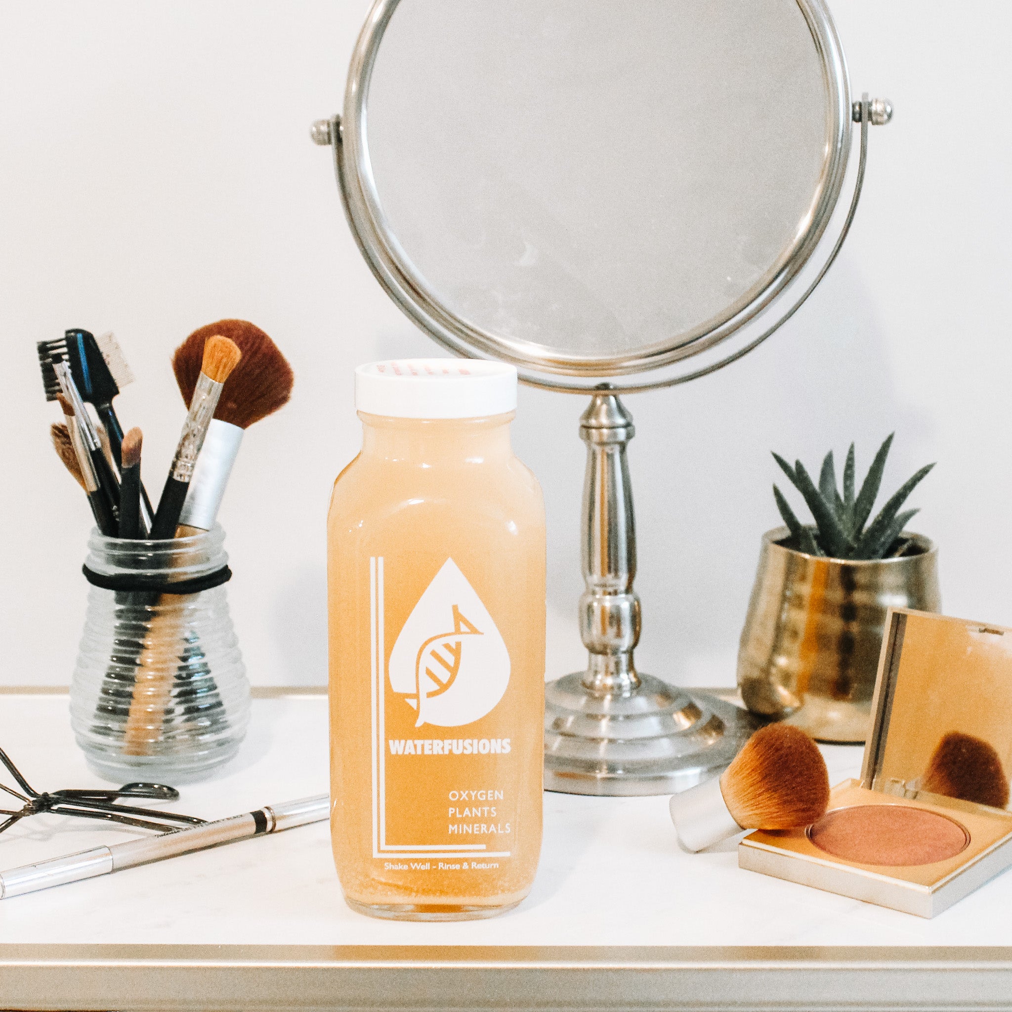 Adaptogenic beauty hydration with pearl powder and reishi