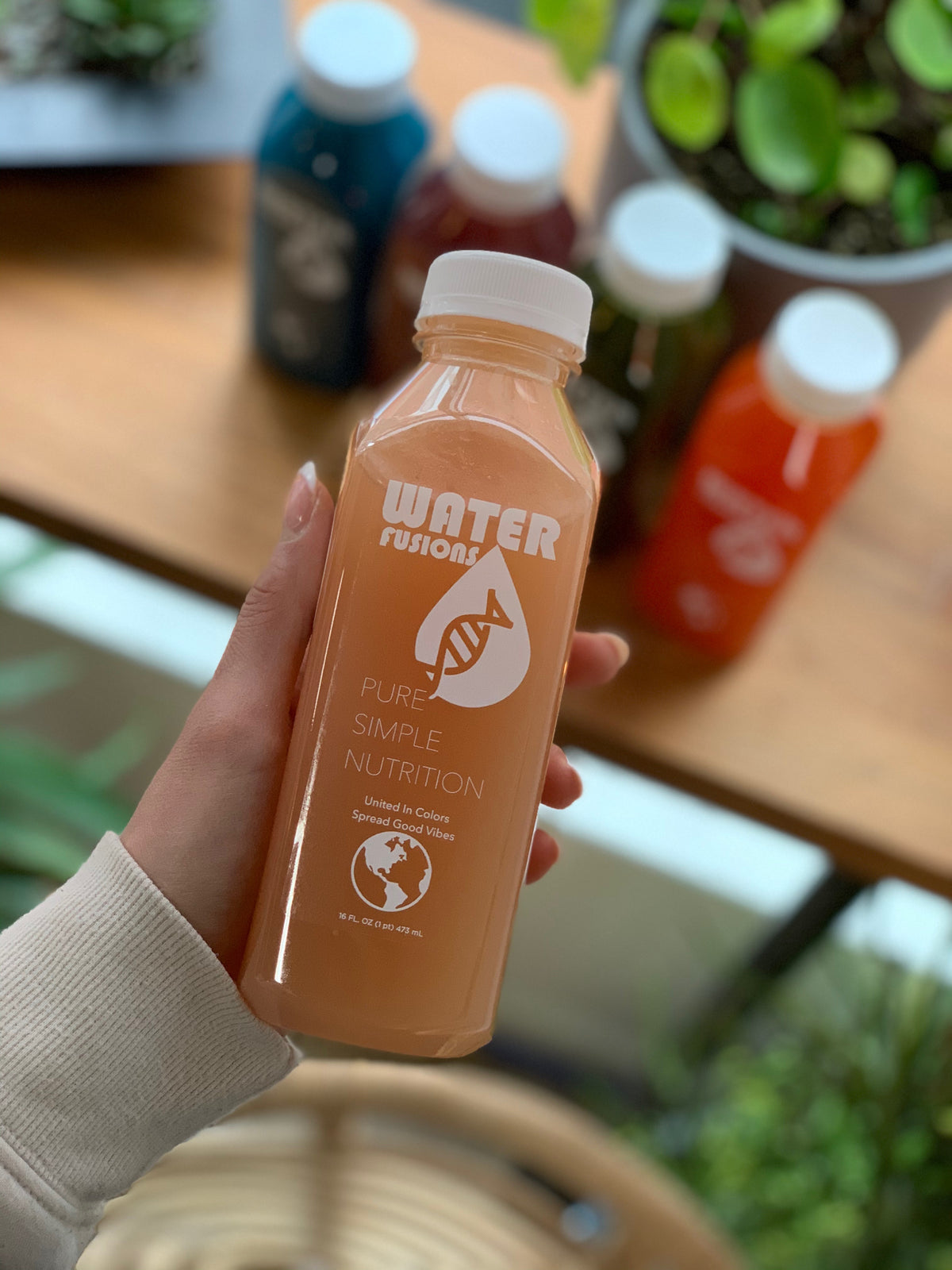 Detox, nourish and hydrate your body back to feeling 100% good vibes!