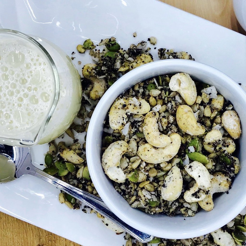 Detox, nourish and hydrate your body back to feeling 100% good vibes!